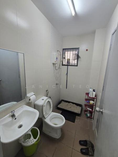 2-storey Terraced House for Sale in Taman Nusa Idaman (Iskandar Puteri (Nusajaya)) - Janice Teo - Bathroom - PropertyGuru.com.my