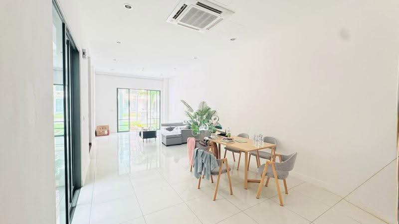 Terraced House for Rent in Iskandar Puteri (Nusajaya) (Johor) - Heng Hy - Living Room - PropertyGuru.com.my