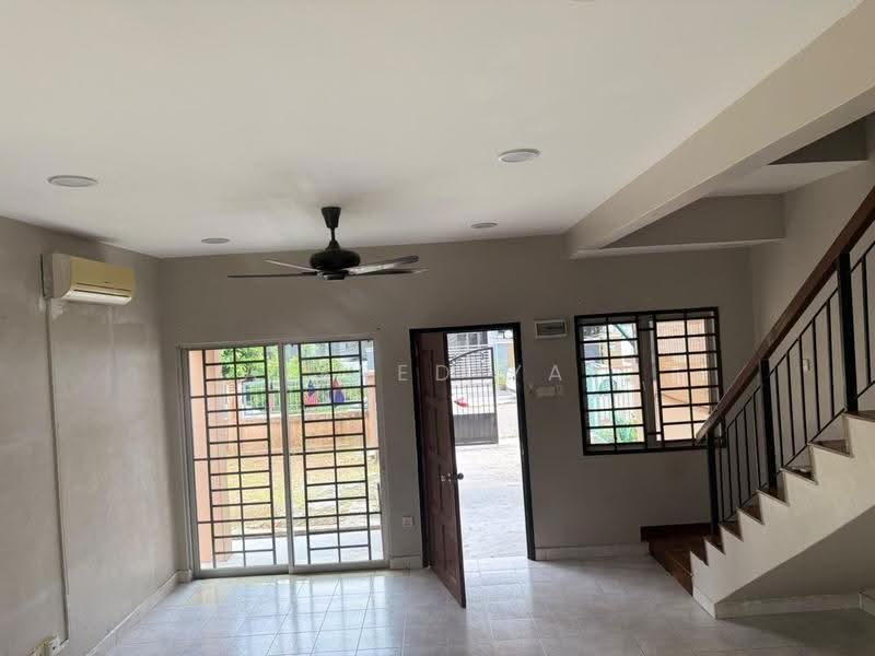 Rumah Teres 2-Tingkat untuk Disewa di Taman Setia Indah (Tebrau) - Alfred Yap - Living Room - PropertyGuru.com.my