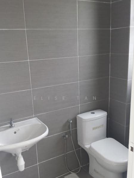 Rumah Teres 2-Tingkat untuk Disewa di Taman Dato Demang (Seri Kembangan) - Elise Tan - Bathroom - PropertyGuru.com.my