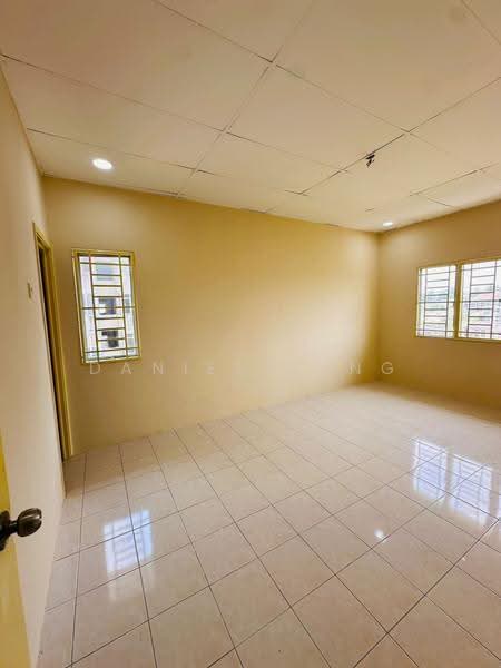 Flat for Sale at Seri Kembangan Apartment - Daniel Yong - Interior - PropertyGuru.com.my