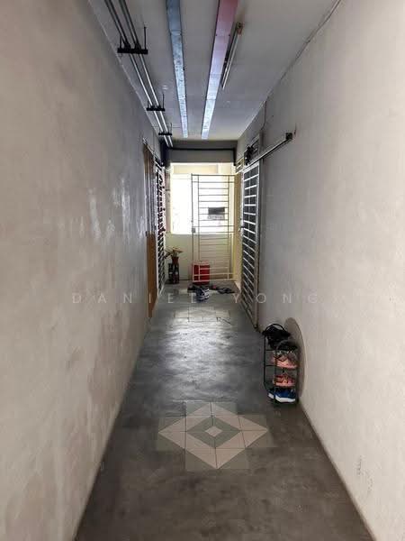 Flat for Sale at Seri Kembangan Apartment - Daniel Yong - Corridor - PropertyGuru.com.my