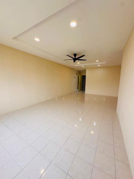 Flat for Sale at Seri Kembangan Apartment - Daniel Yong - Living Room - PropertyGuru.com.my