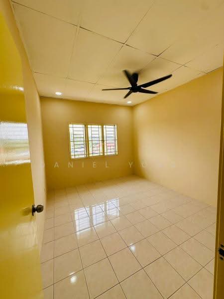 Flat for Sale at Seri Kembangan Apartment - Daniel Yong - Interior - PropertyGuru.com.my