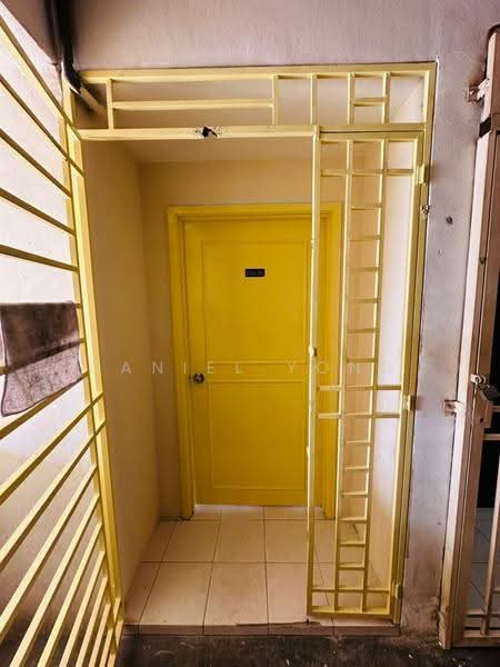Flat for Sale at Seri Kembangan Apartment - Daniel Yong - Entrance - PropertyGuru.com.my