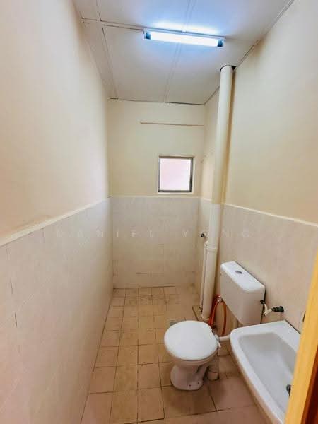 Flat for Sale at Seri Kembangan Apartment - Daniel Yong - Bathroom - PropertyGuru.com.my