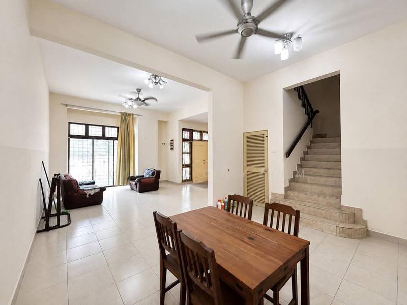 2.5-storey Terraced House for Sale in Seksyen 7 (Shah Alam) - Mohd Adryzam - Living Room - PropertyGuru.com.my