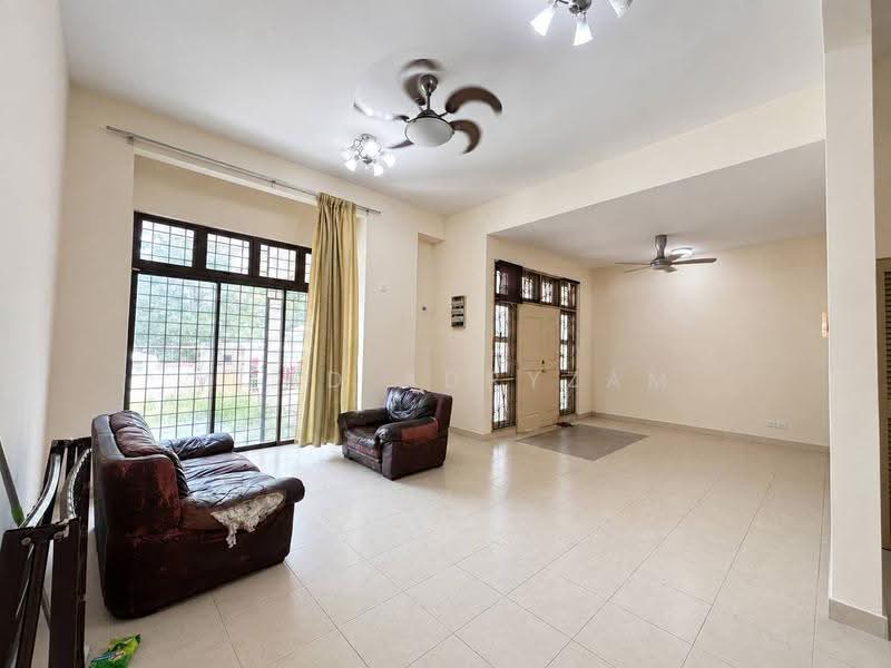 2.5-storey Terraced House for Sale in Seksyen 7 (Shah Alam) - Mohd Adryzam - Living Room - PropertyGuru.com.my