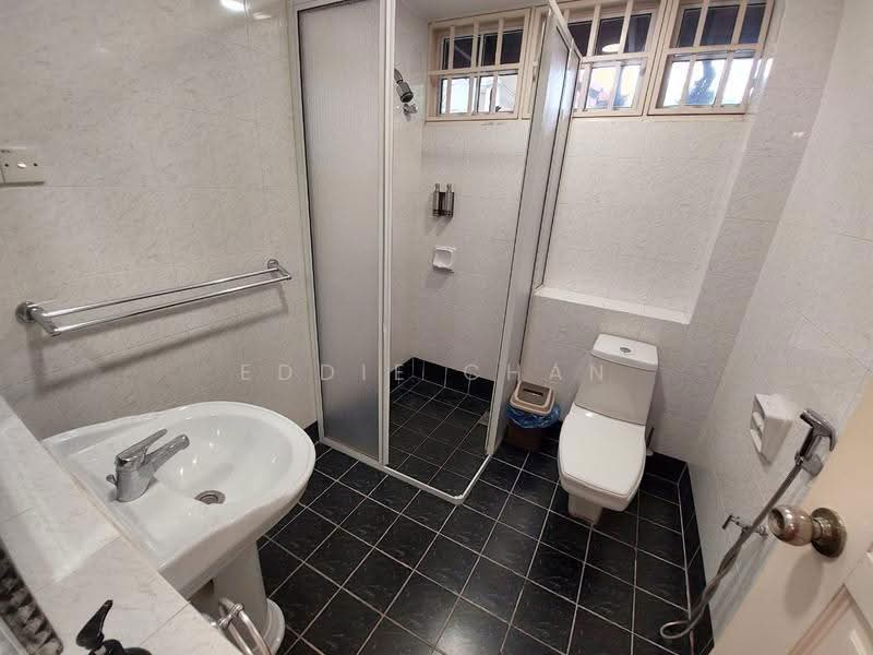 Bungalow House for Rent in Taman Hillview (Ulu Kelang) - Eddie Chan - Bathroom - PropertyGuru.com.my