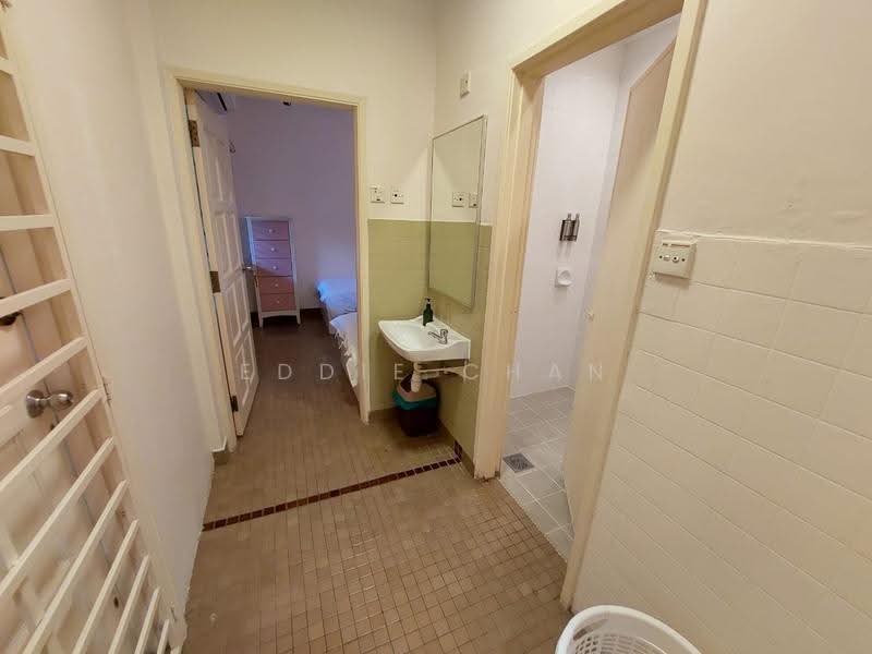 Bungalow House for Rent in Taman Hillview (Ulu Kelang) - Eddie Chan - Bedroom - PropertyGuru.com.my