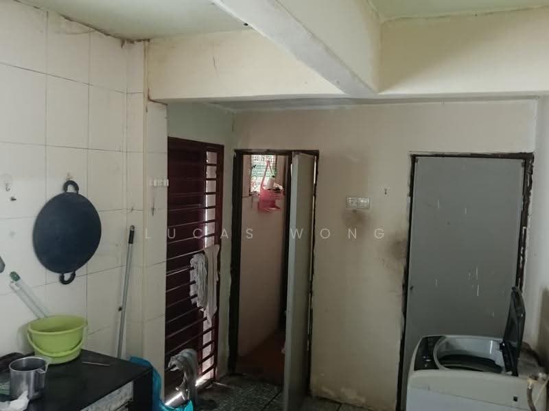 1-storey Terraced House for Sale in Taman Kepong (Kepong) - Lucas Wong - Kitchen - PropertyGuru.com.my