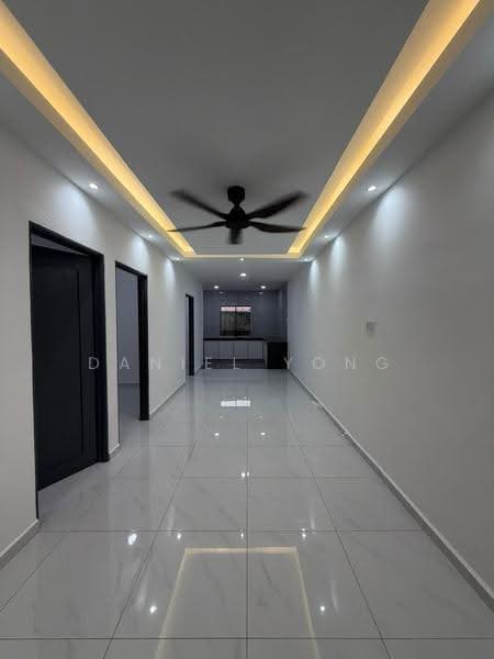 1-storey Terraced House for Sale in Taman Johor (Tampoi) - Daniel Yong - Corridor - PropertyGuru.com.my