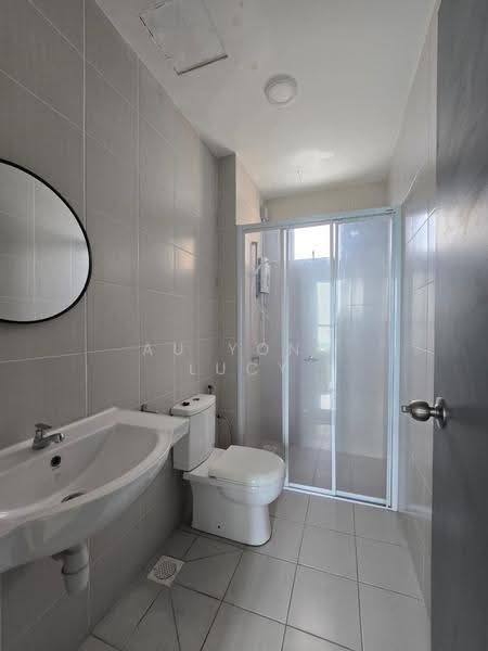 Service Residence for Rent at Covil By The Sea @ Meridin Bayvue - Au Yong Lucy - Bathroom - PropertyGuru.com.my