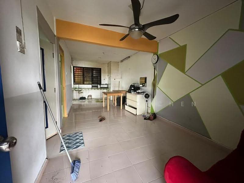 Flat for Sale at Flat Taman Ungku Tun Aminah - Shieh Long Chen - Living Room - PropertyGuru.com.my
