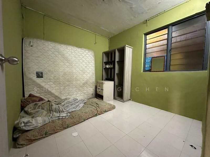 Flat for Sale at Flat Taman Ungku Tun Aminah - Shieh Long Chen - Bedroom - PropertyGuru.com.my