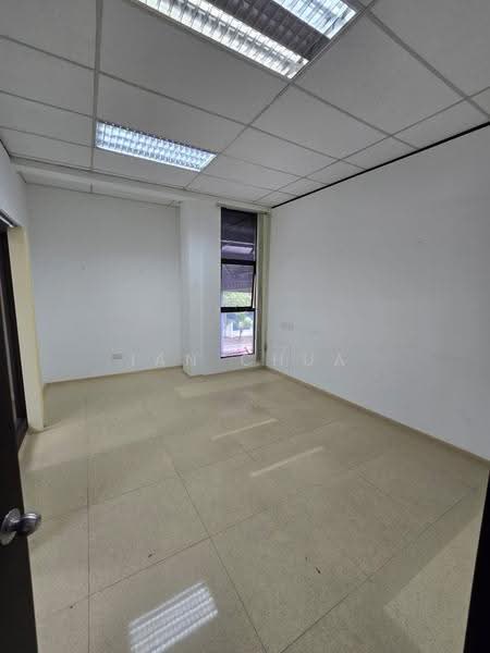 Semi-D Factory for Rent in Taman Desa Cemerlang (Ulu Tiram) - Ian Chua - Interior - PropertyGuru.com.my