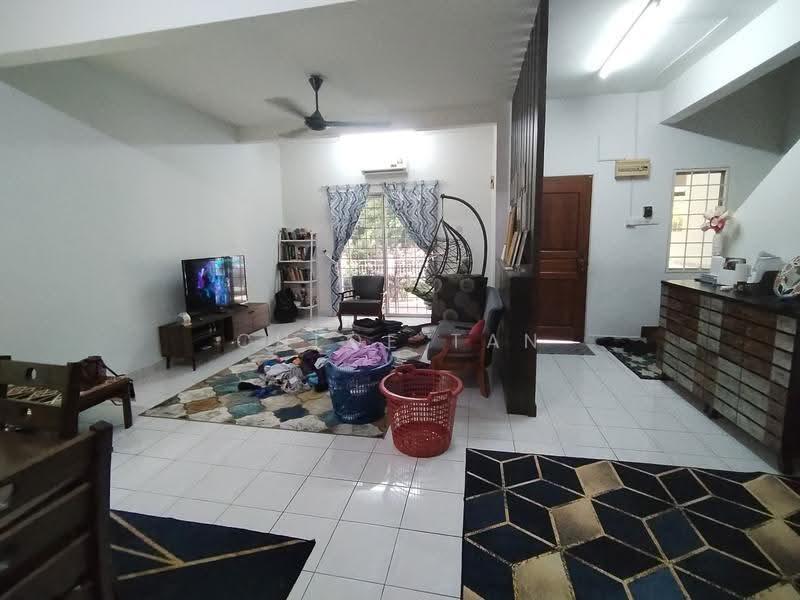 Rumah Teres 2-Tingkat untuk Dijual di Shah Alam (Selangor) - Chloe Tan - Living Room - PropertyGuru.com.my