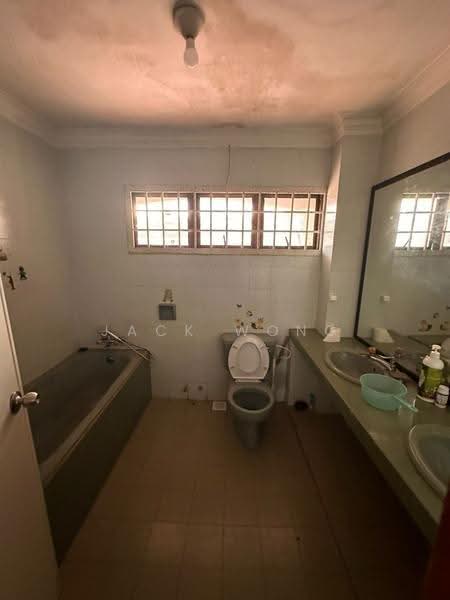 Rumah Teres 2-Tingkat untuk Dijual di Taman Sri Putri (Skudai) - Jack Wong - Bathroom - PropertyGuru.com.my
