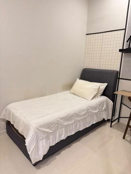 Kediaman Servis untuk Disewa di The Azure Residences - Ameer Mujahid - Bedroom - PropertyGuru.com.my