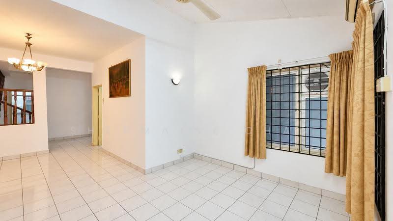 1.5-storey Terraced House for Sale in Bandar Kinrara (Selangor) - Shermaine Chan - Living Room - PropertyGuru.com.my
