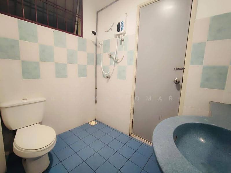 Condominium for Sale at Platinum Hill PV 5 - Hazeman Omar - Bathroom - PropertyGuru.com.my