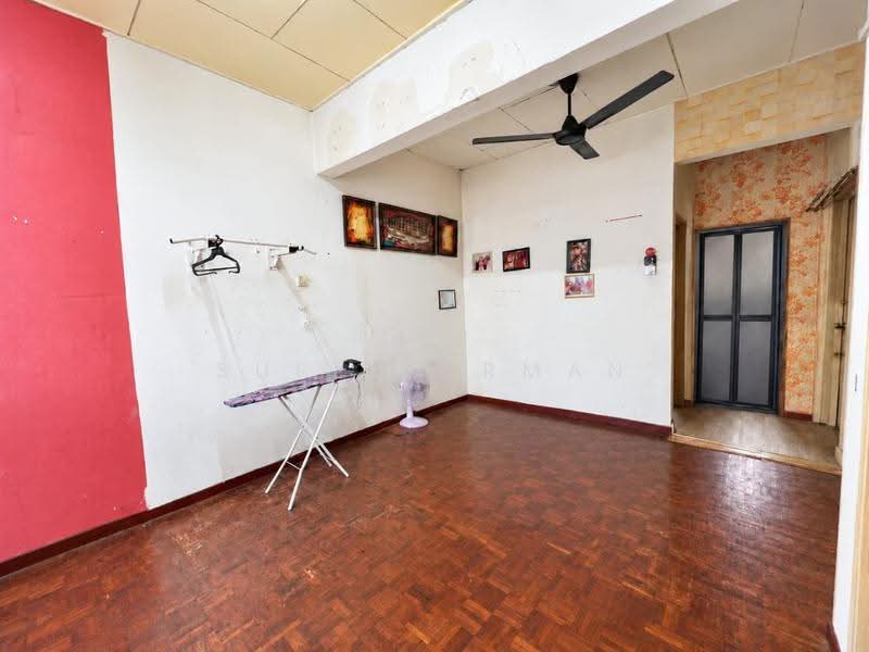 2-storey Terraced House for Sale in Taman Mawar (Pasir Gudang) - Sufi Norman - Interior - PropertyGuru.com.my