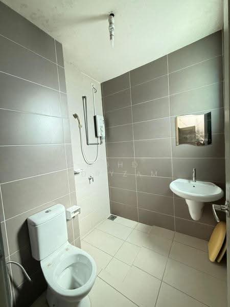 2-storey Terraced House for Sale in Alam Impian (Shah Alam) - Mohd Adryzam - Bathroom - PropertyGuru.com.my
