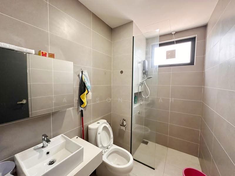 Service Residence for Sale at ASTON ACACIA - Jackson Seah - Bathroom - PropertyGuru.com.my