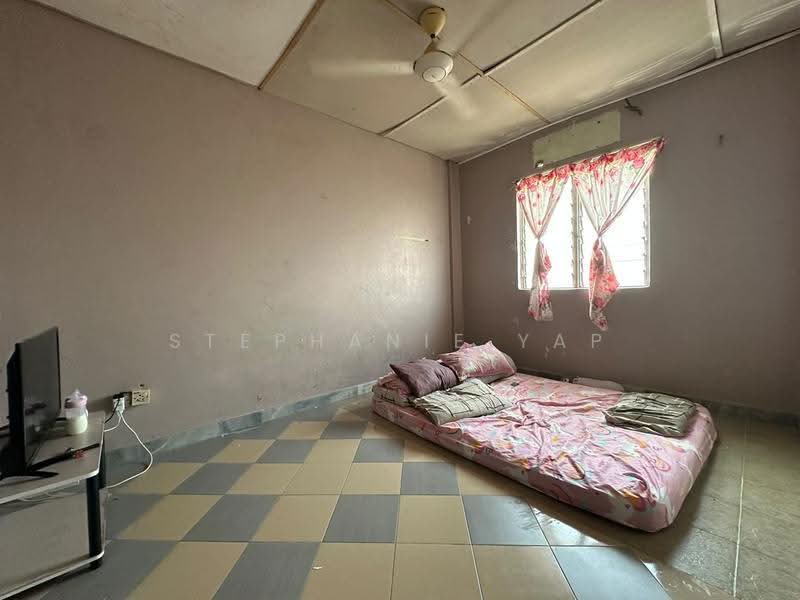 Apartment for Sale at Bandar Bukit Tinggi 1 Apartment - Stephanie Yap - Bedroom - PropertyGuru.com.my