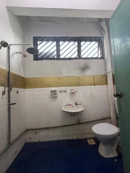 2-storey Terraced House for Sale in Taman Anggerik (Tampoi) - Shieh Long Chen - Bathroom - PropertyGuru.com.my
