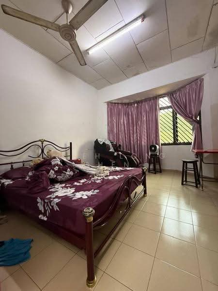 2-storey Terraced House for Sale in Taman Anggerik (Tampoi) - Shieh Long Chen - Bedroom - PropertyGuru.com.my