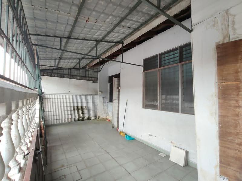 Rumah Teres 1-Tingkat untuk Dijual di Taman Johor Jaya (Johor Bahru) - Elvis Sim - Balcony - PropertyGuru.com.my