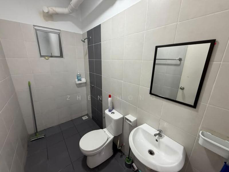 Pangsapuri untuk Disewa di Residensi Pauh Permai - Zhen Hong - Bathroom - PropertyGuru.com.my