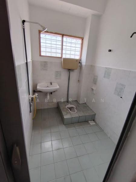 Rumah Teres untuk Disewa di Kajang (Selangor) - Tabber Tan - Bathroom - PropertyGuru.com.my