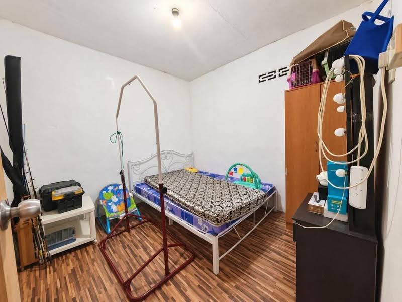 Flat for Sale at Flat Taman Ungku Tun Aminah - Sufi Norman - Bedroom - PropertyGuru.com.my