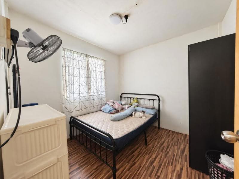 Flat for Sale at Flat Taman Ungku Tun Aminah - Sufi Norman - Bedroom - PropertyGuru.com.my