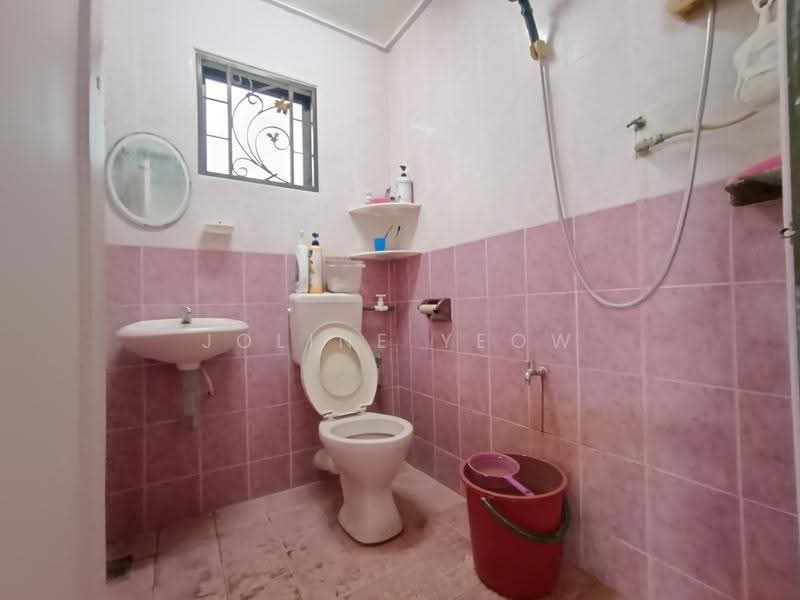 2-storey Terraced House for Sale in Bandar Baru Menglembu (Menglembu) - Joline YEOW - Bathroom - PropertyGuru.com.my