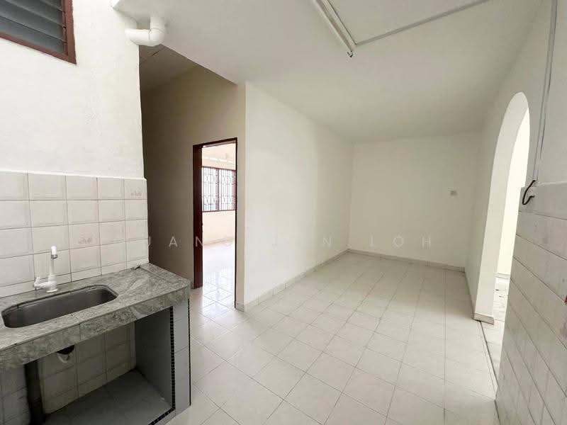 Rumah Teres 1-Tingkat untuk Dijual di Taman Ungku Tun Aminah (Skudai) - Guang Jun Loh - Kitchen - PropertyGuru.com.my
