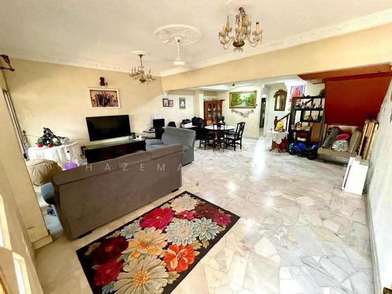 Rumah Teres 2-Tingkat untuk Dijual di Taman Sri Watan (Ampang) - Hazeman Omar - Living Room - PropertyGuru.com.my