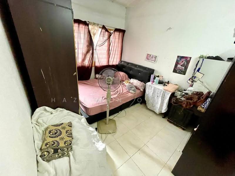 Rumah Teres 2-Tingkat untuk Dijual di Taman Sri Watan (Ampang) - Hazeman Omar - Bedroom - PropertyGuru.com.my