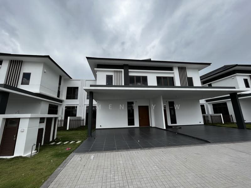 Semi-Detached House for Sale in Setia Alam (Selangor) - Clement Yew - Exterior - PropertyGuru.com.my