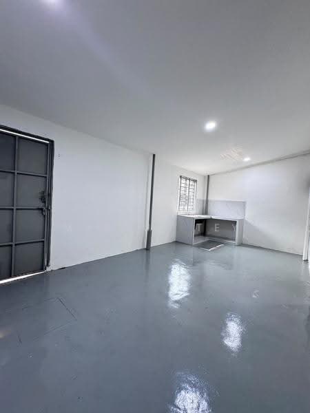 1-storey Terraced House for Sale in Taman Maju (Sri Gading) - Marcus Tey - Kitchen - PropertyGuru.com.my