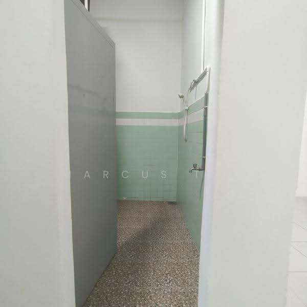 1-storey Terraced House for Sale in Taman Maju (Sri Gading) - Marcus Tey - Bathroom - PropertyGuru.com.my