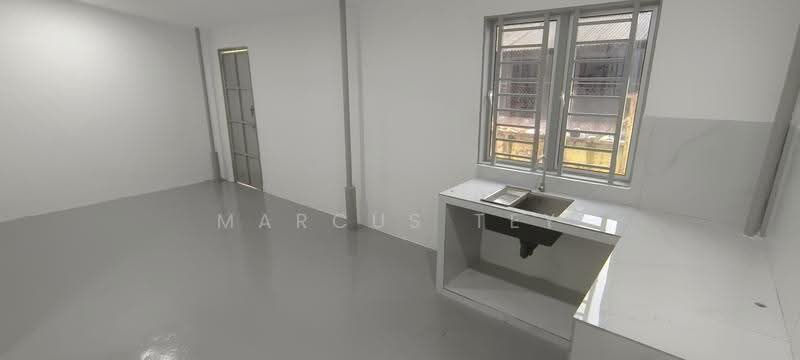 1-storey Terraced House for Sale in Taman Maju (Sri Gading) - Marcus Tey - Kitchen - PropertyGuru.com.my