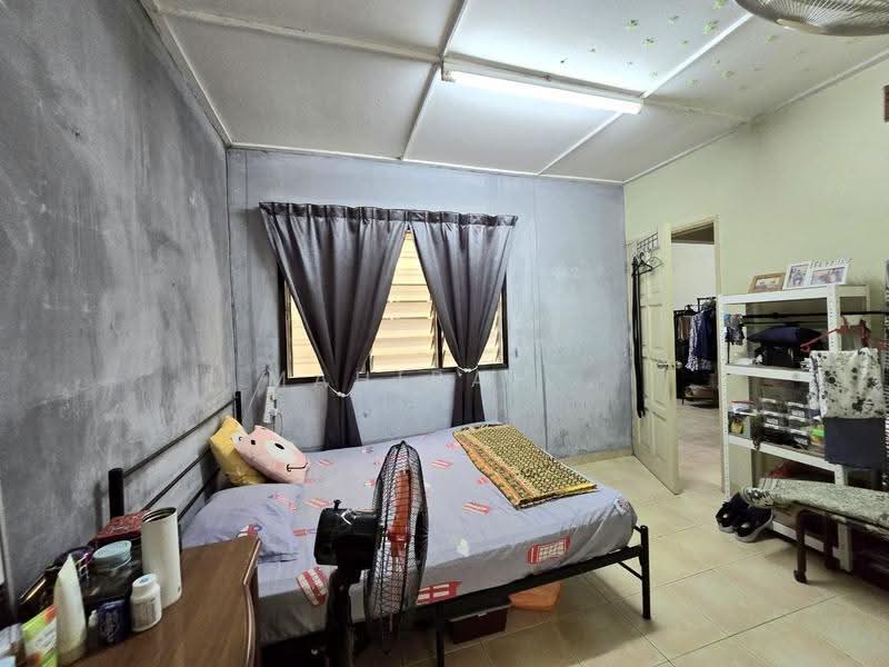 Rumah Teres 2.5-Tingkat untuk Dijual di Seksyen 17 (Petaling Jaya) - Mahirah . - Bedroom - PropertyGuru.com.my