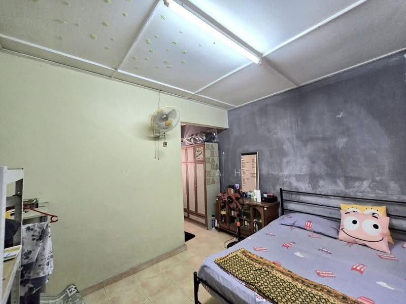 Rumah Teres 2.5-Tingkat untuk Dijual di Seksyen 17 (Petaling Jaya) - Mahirah . - Bedroom - PropertyGuru.com.my
