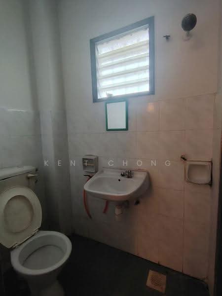 2-storey Terraced House for Sale in Taman Puncak Jalil (Seri Kembangan) - Kent Chong - Bathroom - PropertyGuru.com.my