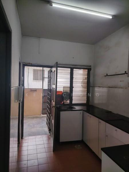 2-storey Terraced House for Sale in Taman Puncak Jalil (Seri Kembangan) - Kent Chong - Kitchen - PropertyGuru.com.my