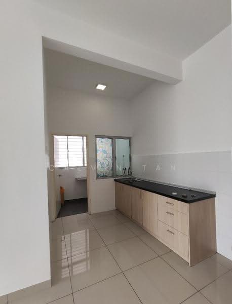 Condominium for Sale at Zeta Deskye (Alam Saujana) - Calvin Tan - Kitchen - PropertyGuru.com.my