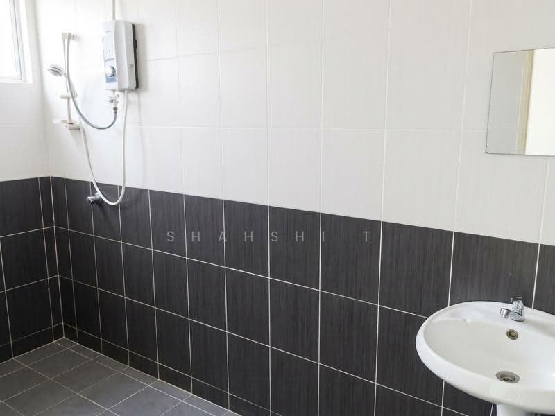 Kondominium untuk Disewa di Kelana Sentral - Shahshi T - Bathroom - PropertyGuru.com.my